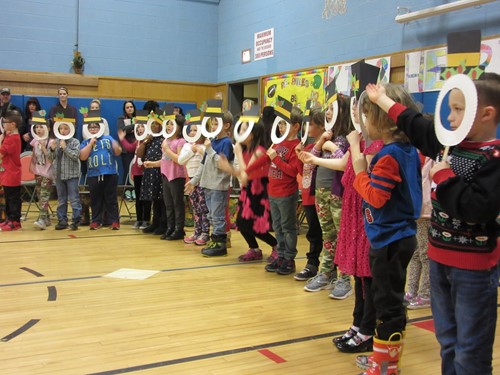 Mrs. Wood's 1st grade holiday-themed singers