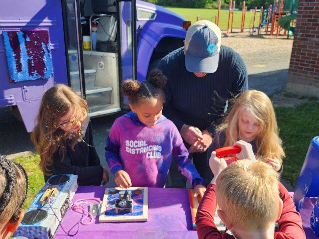 Ithaca Physics Bus comes to Greater Plains